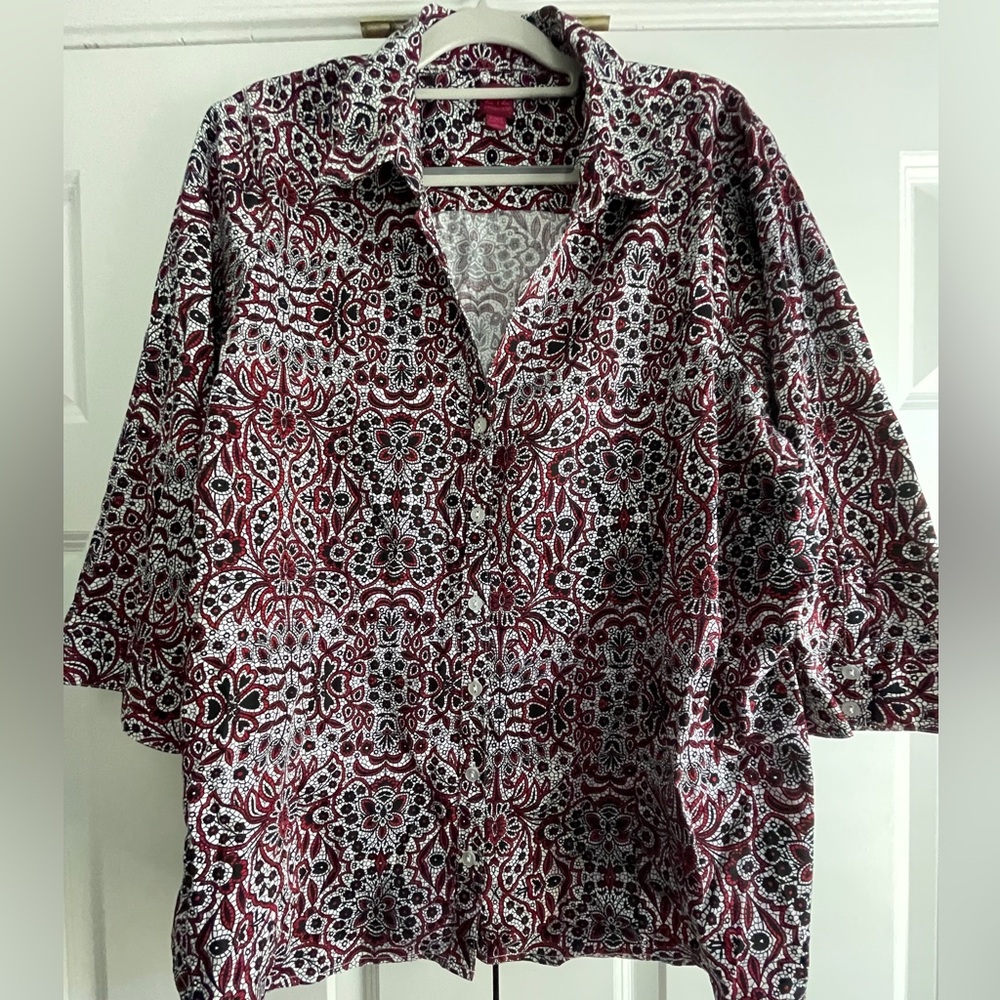 3/4 sleeves, front button, collared blouse